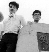 1967年、大山山頂にて。左が大隅さん、右が筆者